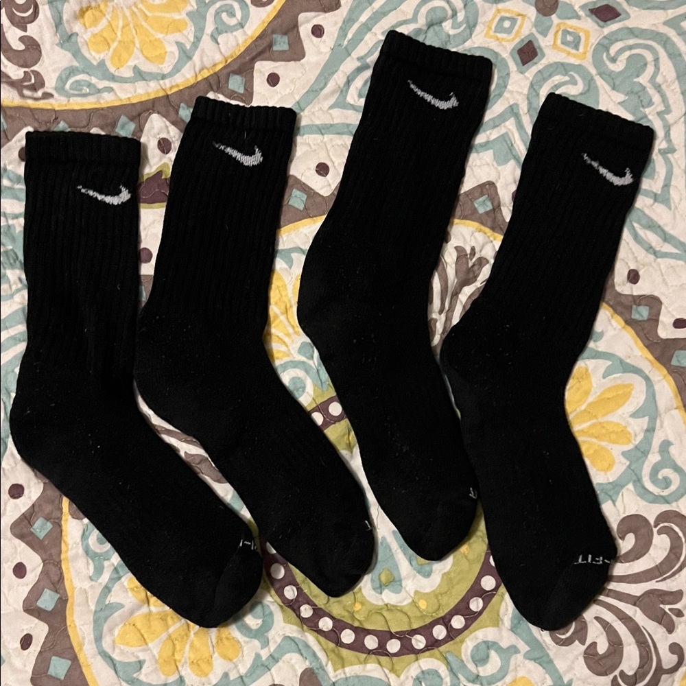 🔥Nike Men's Black and White Athletic Socks 2 pairs